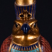 Horus mit Herrscherkrone ist Königsgott