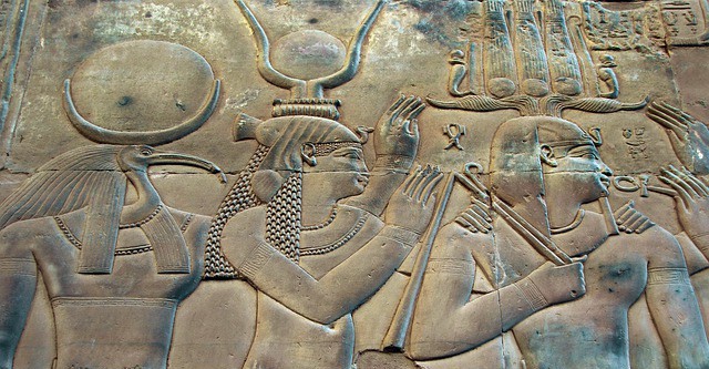 Hathor mit der Geierhaube