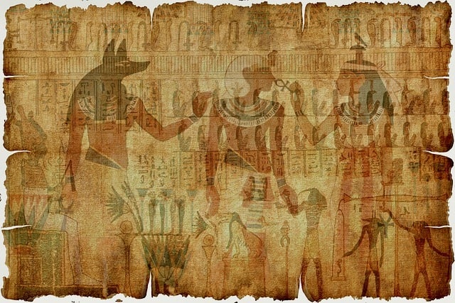 Papyrus: Nephthys hält das Anch an die Nase des Pharao.